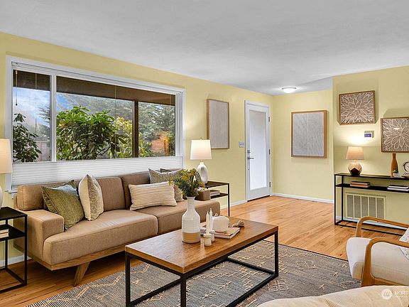 3rd image of 13515 Corliss Avenue N