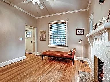 Living room (without furniture)