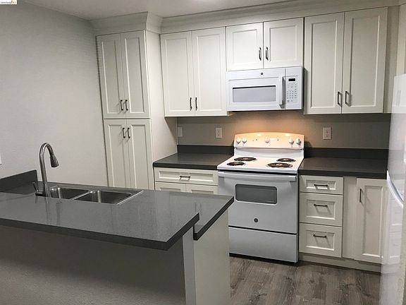 2nd image of 1210 Sycamore Dr APT 1