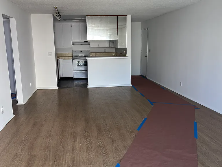 15 15th St #16 — Photo 9