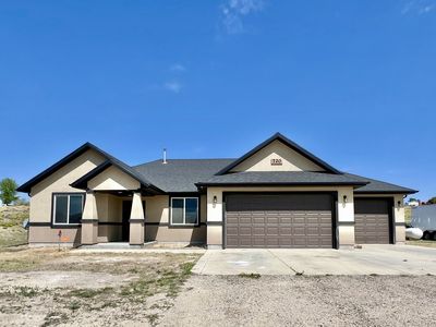 720 Spring Creek Pkwy, Spring Creek, NV, 89815