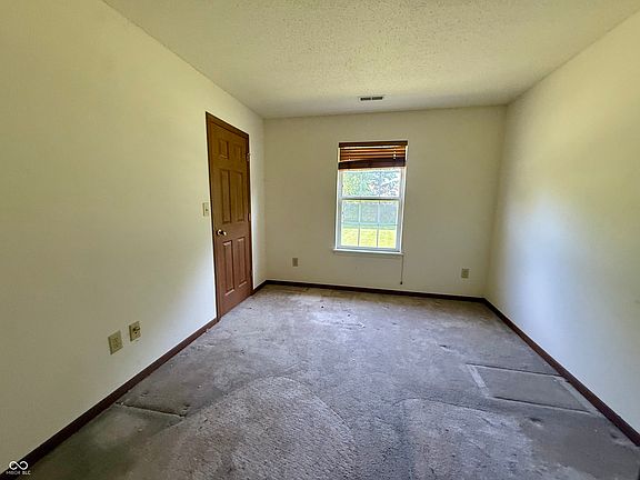 5th image of 18061 Sanibel Cir