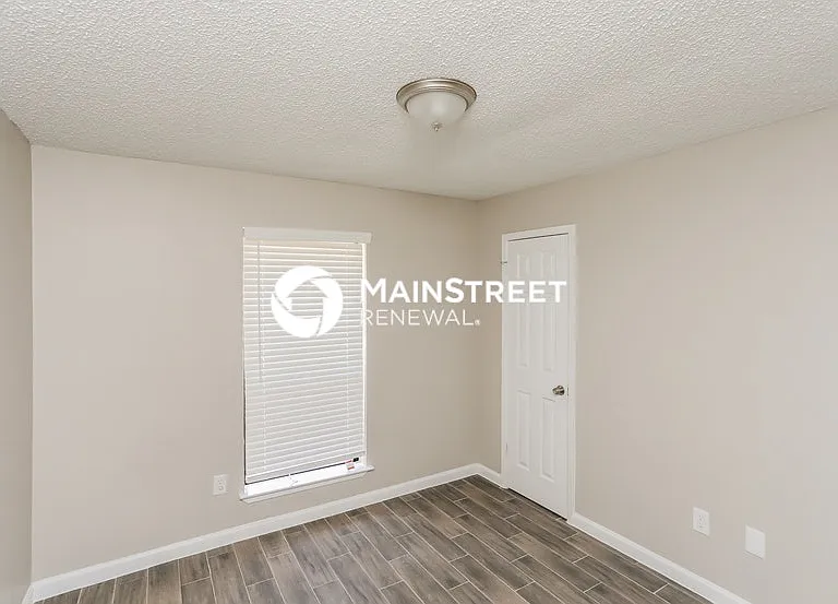10405 Kinslow Dr — Photo 6