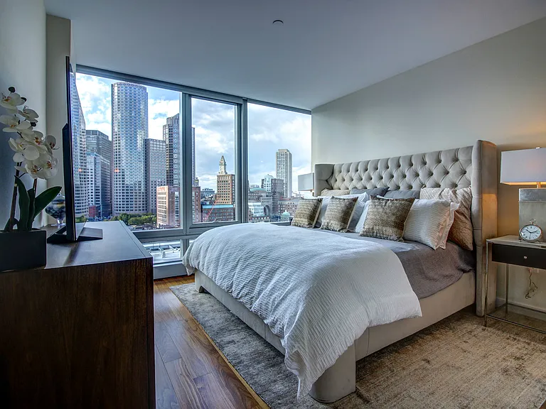King Size Bedroom with City View