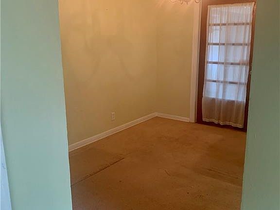 5th image of 702 Chase Dr