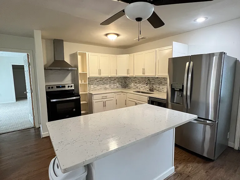 1826 Ferndale Ave — Photo 9