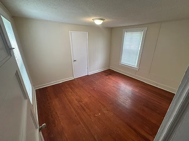 224 Moffett St — Photo 9