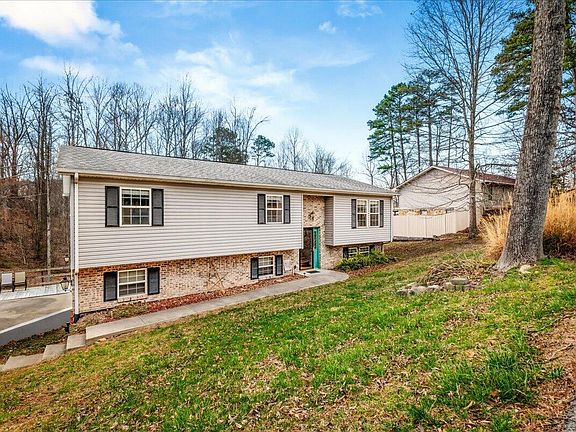 3rd image of 2011 Cedar Ln