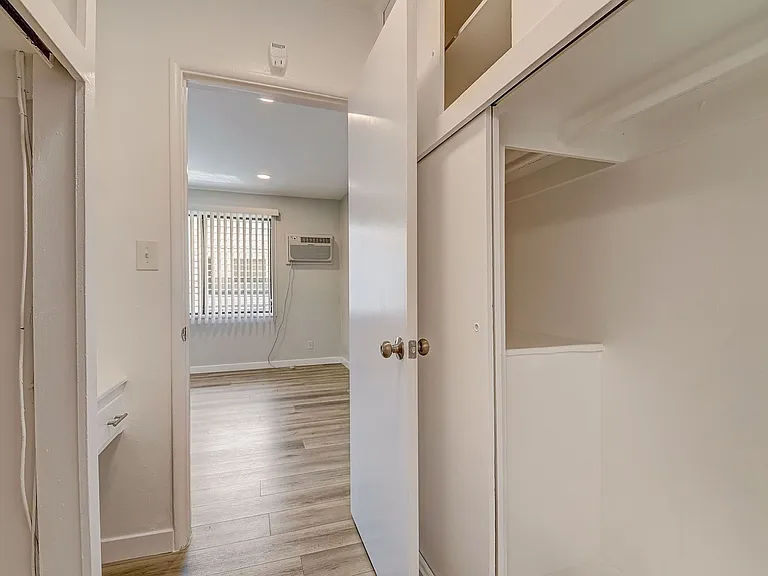 7044 Lanewood Ave — Photo 11