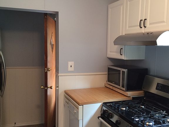 5th image of 1071 Englewood Ave