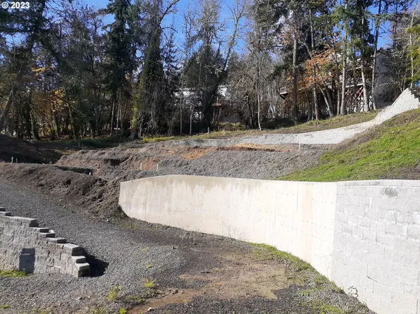 3692 Lawrence St, Eugene, OR 97405