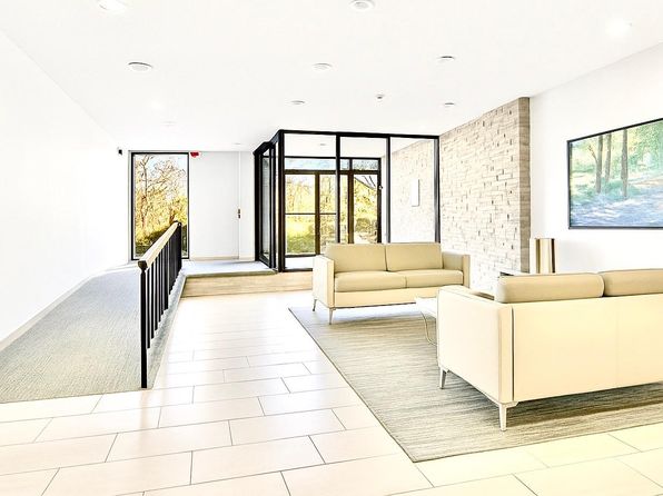 416 Benedict Ave APT 6C