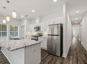 5/5.5 Townhomes, Built 2024, Walk to stadium! Available August 2026!, 5 br / 5.5 ba, $900