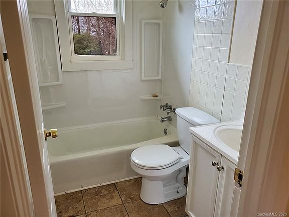 4th image of 1813 Younger Ave