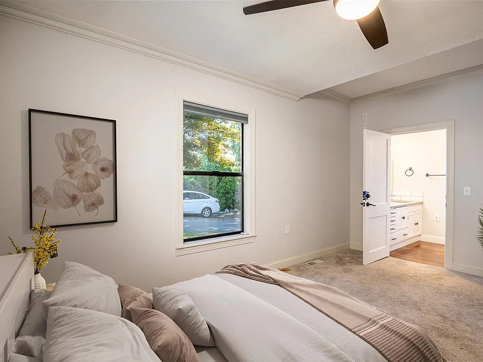 Bedroom, 1st floor