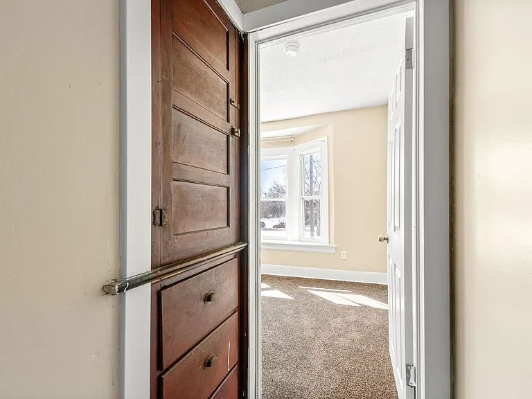 1476 W Grand Blvd — Photo 22