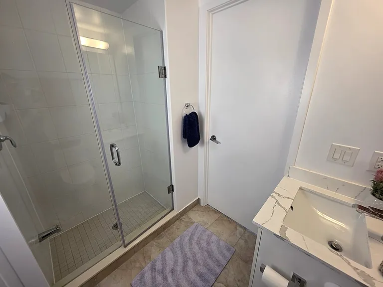 14 York St #5008A — Photo 9