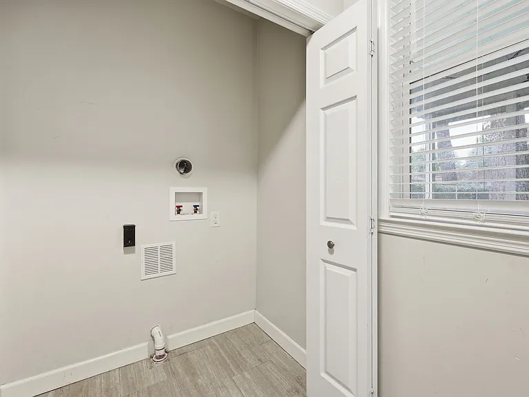 1407 Midgett Dr — Photo 22