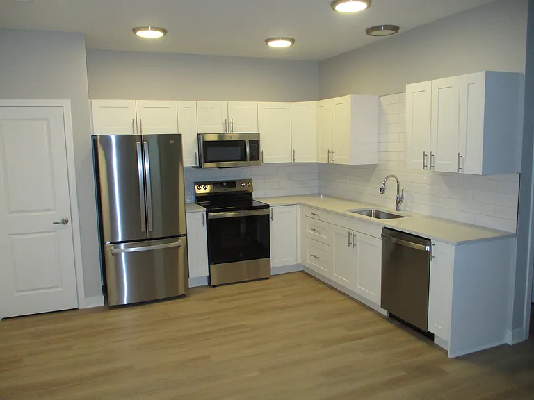 1003 N Cherry St — Photo 4