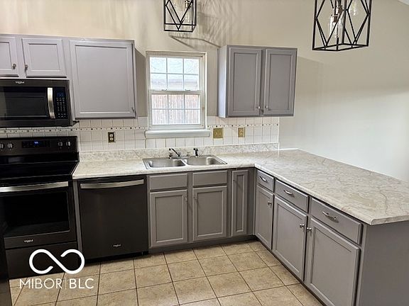 4th image of 3425 Lauren Dr