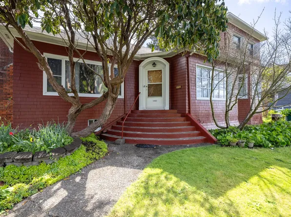 1447 Sherman Ave, North Bend, OR 97459