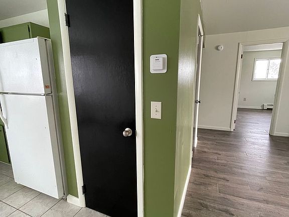 5th image of 1227 Howard Ave #6