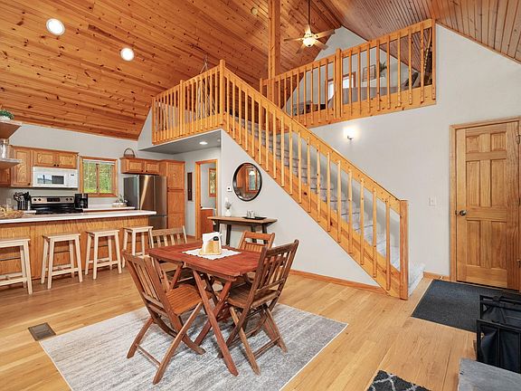 3rd image of 1904 Cypress Drive
