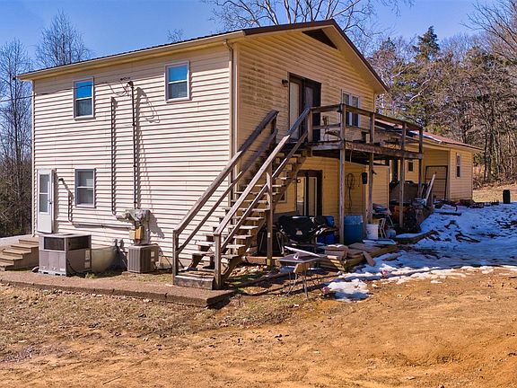 5th image of 2422 Lewisburg Rd