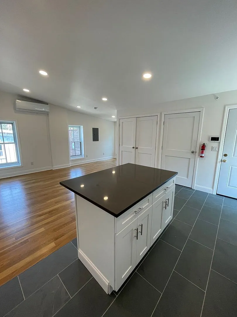 56 Chambers St. — Photo 3
