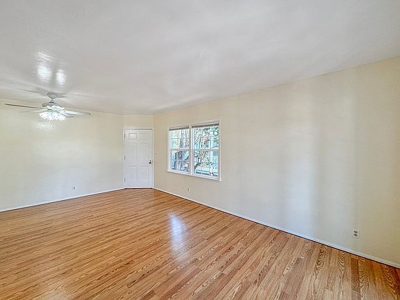 4th image of 3020 1/2 6th Ave