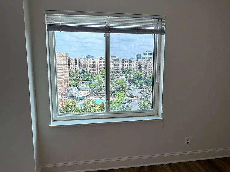 8370 Greensboro Dr #1019 — Photo 39