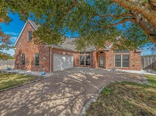 4500 Amber Stone Ct, College Station, TX 77845