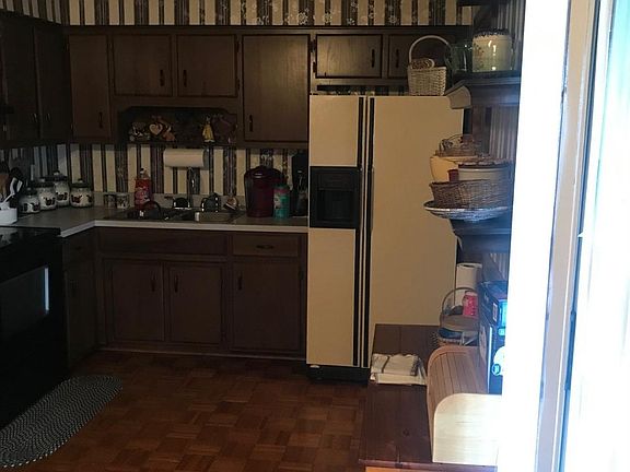 5th image of 110 Applegrove Dr