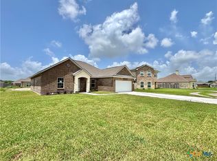 107 Golden Way, Port Lavaca, TX 77979