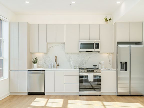 2nd image of 1424 Germantown Ave #4