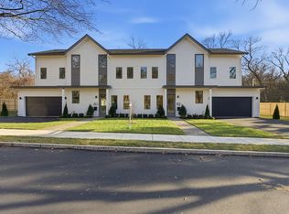 82 Louise Rd #82, Chestnut Hill, MA 02467