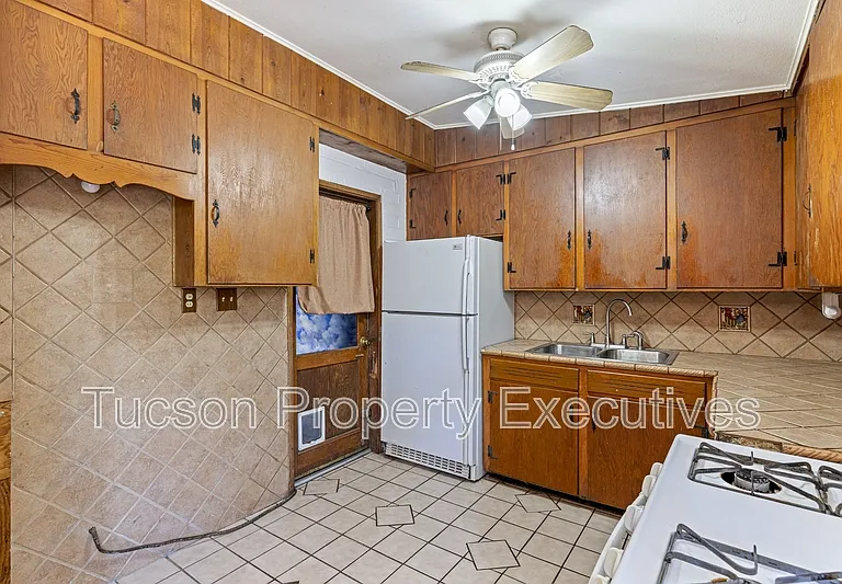 1615 E Adelaide Dr #4 — Photo 3