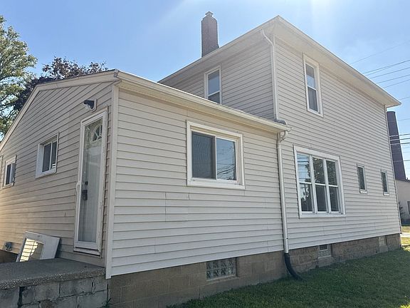 3rd image of 310 Broad St