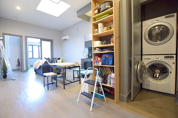 Rented by null | media 31