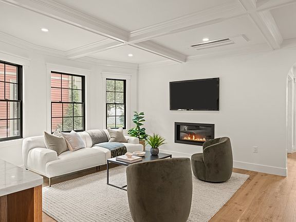 5th image of 23 College Hill Rd #1