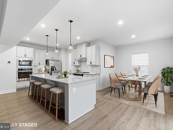 3rd image of 516 Rushbrook Rd