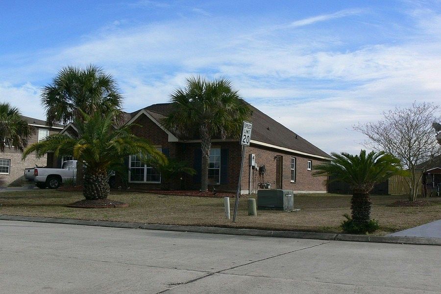 2nd image of 2717 Acadiana Trce