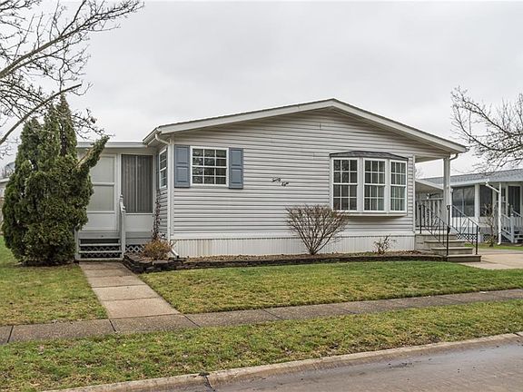 2nd image of 28 Creekside Trl #28