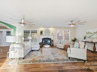 2624 Mount Isle Harbor Dr, Charlotte, NC 28214