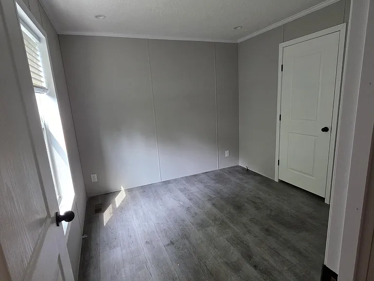 23 Thomas Ln #431 — Photo 8