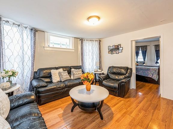 3rd image of 83 Eaton Pl