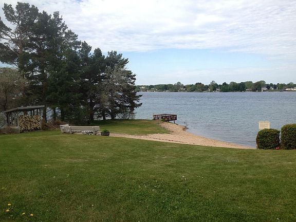 3rd image of 5220 Silver Shores Ln