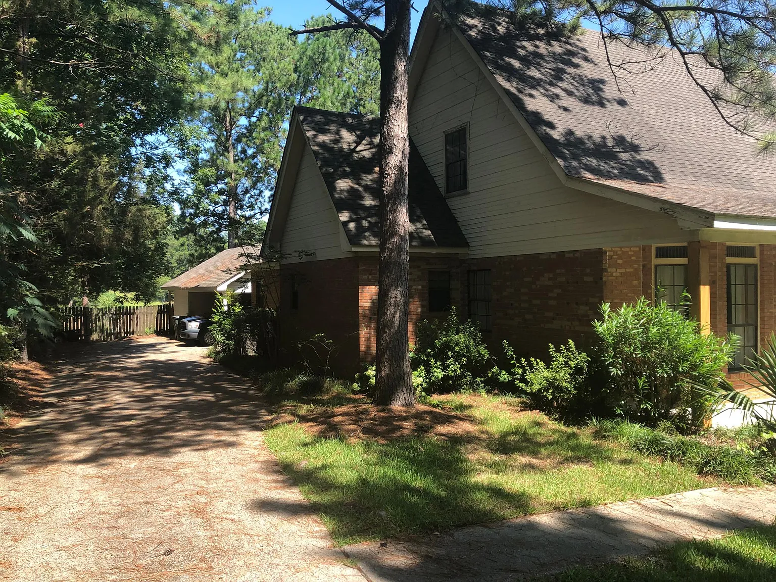 4 bed, 2750 sqft, $2,600 — Photo 3