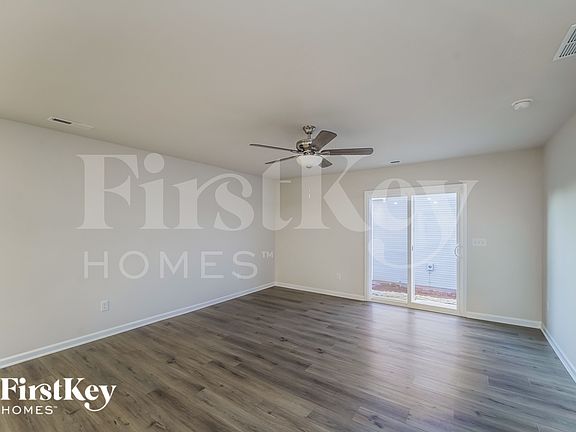 3rd image of 388 Hollingswood Dr