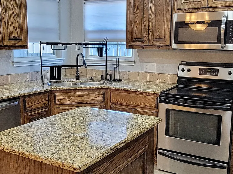 3505 Benjamin Davis Dr — Photo 5